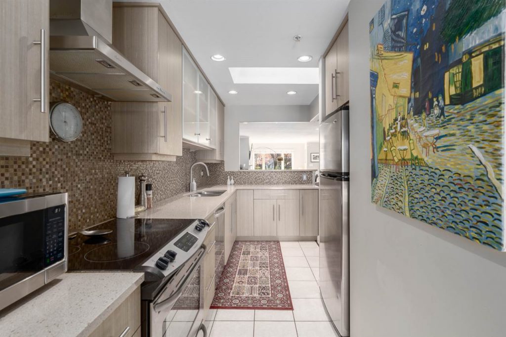 1137 East 14th Avenue - The R & D Group - Kitchen