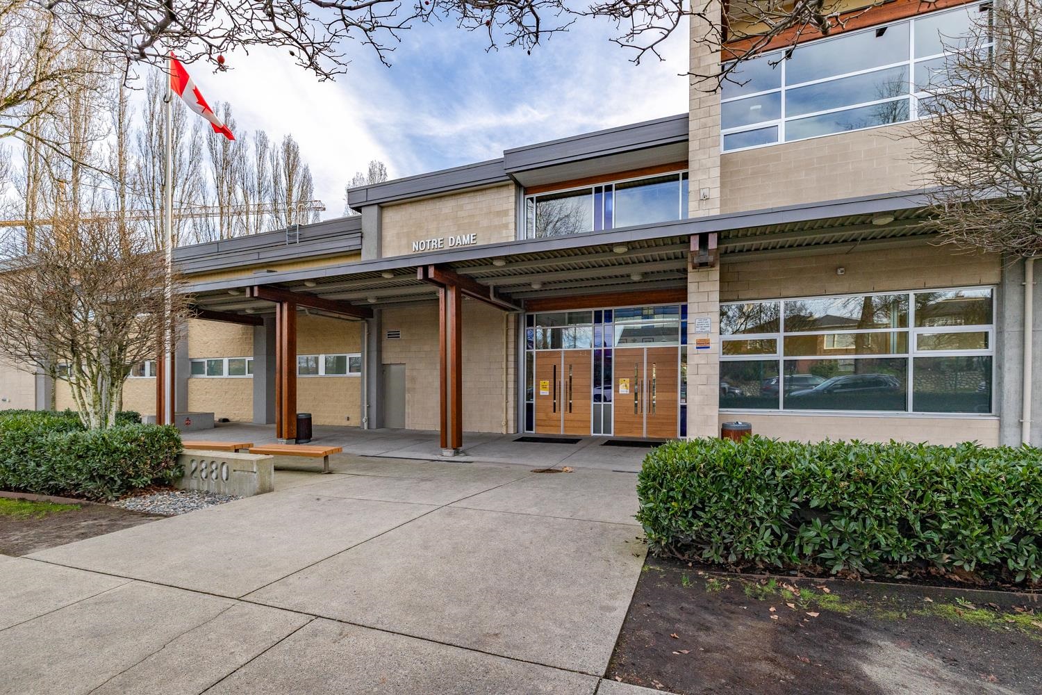 2 2541 Grant Street Vancouver, BC - 5
