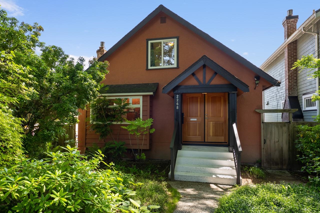 2268 E 7th Avenue Vancouver, BC - 1