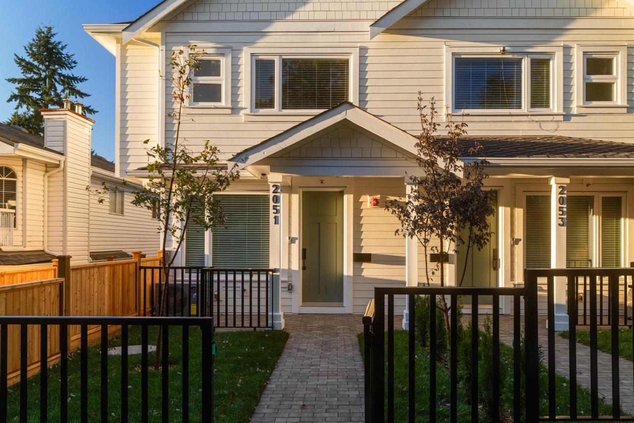2049 E 4th Avenue Vancouver, BC - 2