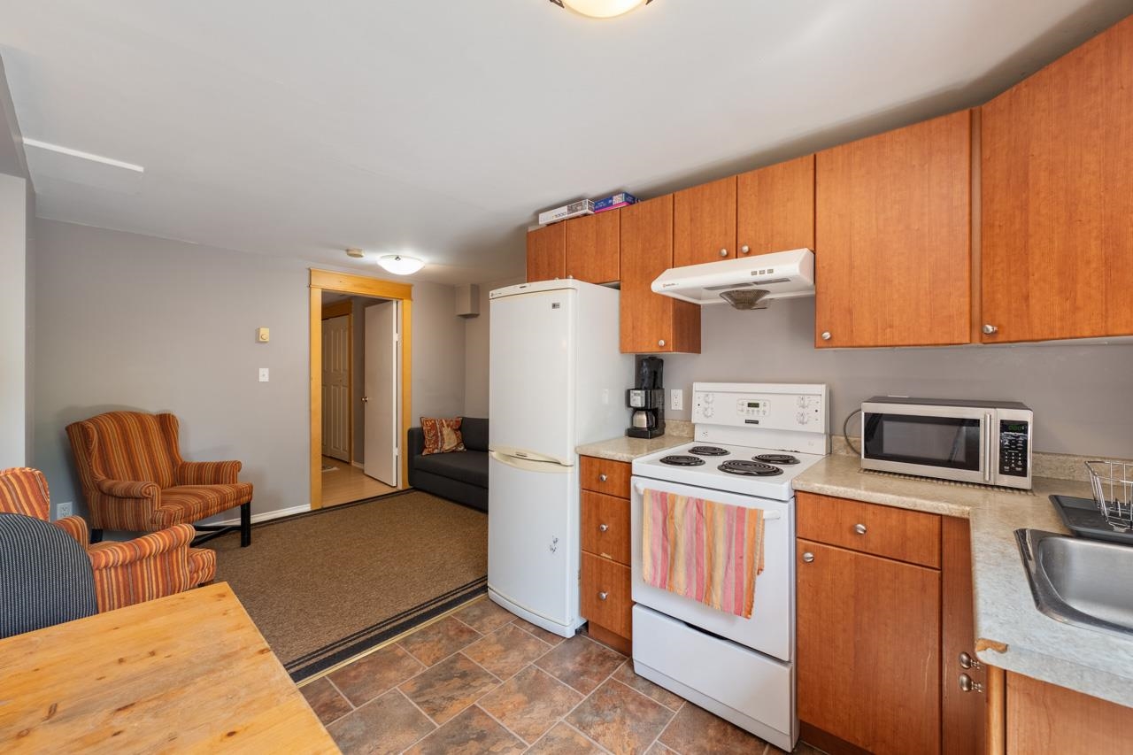 2268 E 7th Avenue Vancouver, BC - 22
