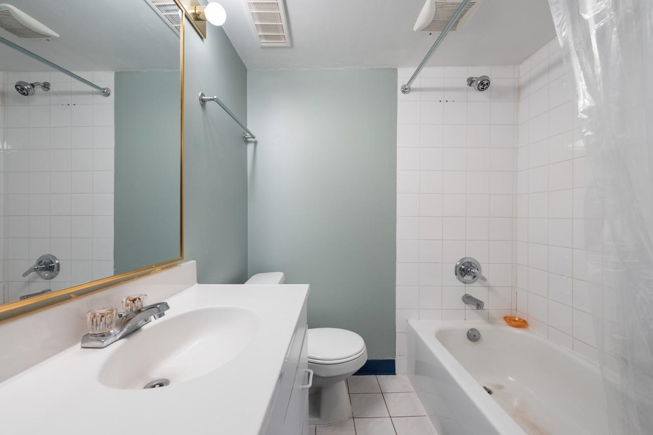 2268 E 7th Avenue Vancouver, BC - 23