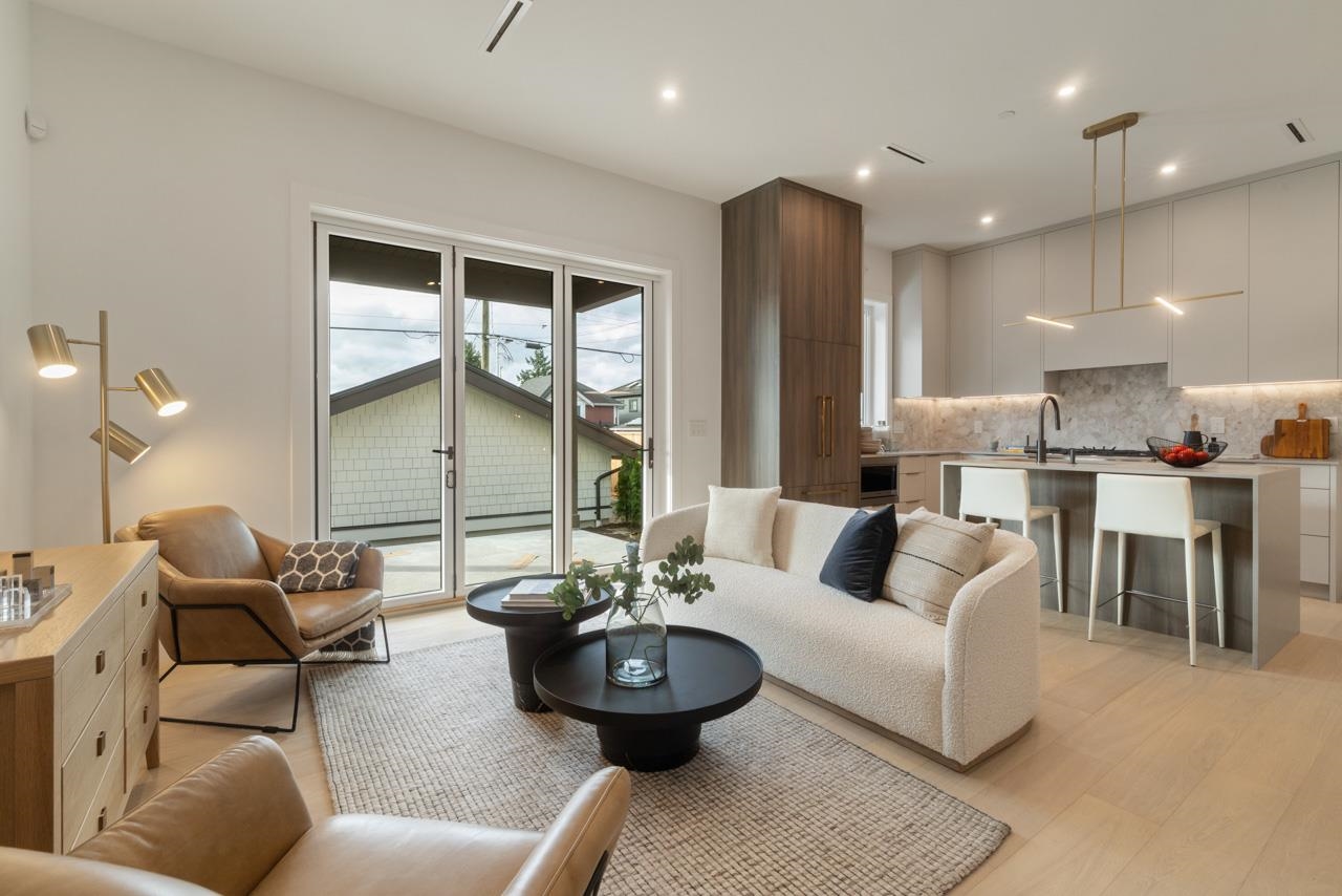 2 2680 E 5th Avenue Vancouver, BC - 4