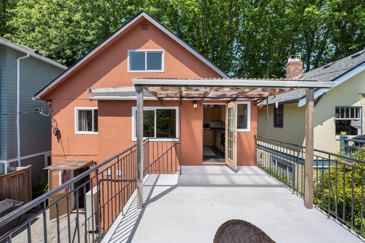 2268 E 7th Avenue Vancouver, BC - 21