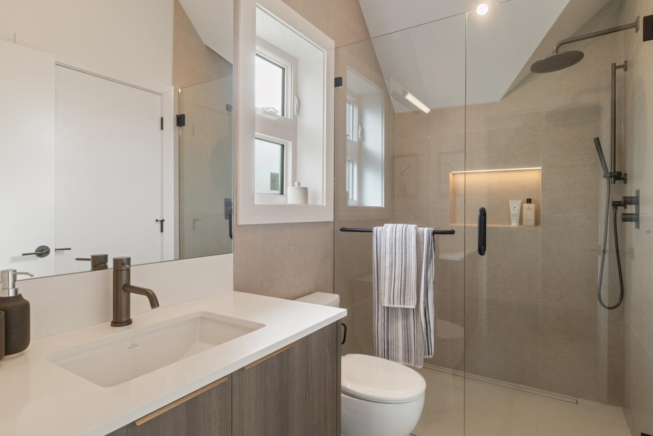 2 2680 E 5th Avenue Vancouver, BC - 33