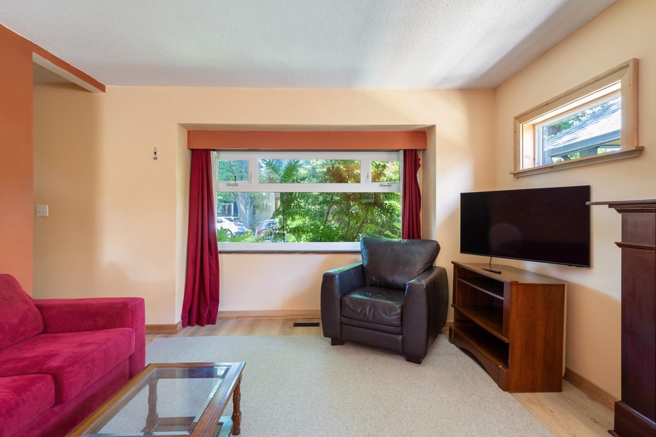 2268 E 7th Avenue Vancouver, BC - 4