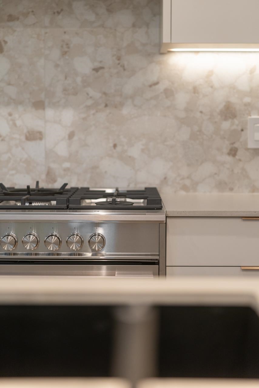 1 2680 E 5th Avenue Vancouver, BC - 12