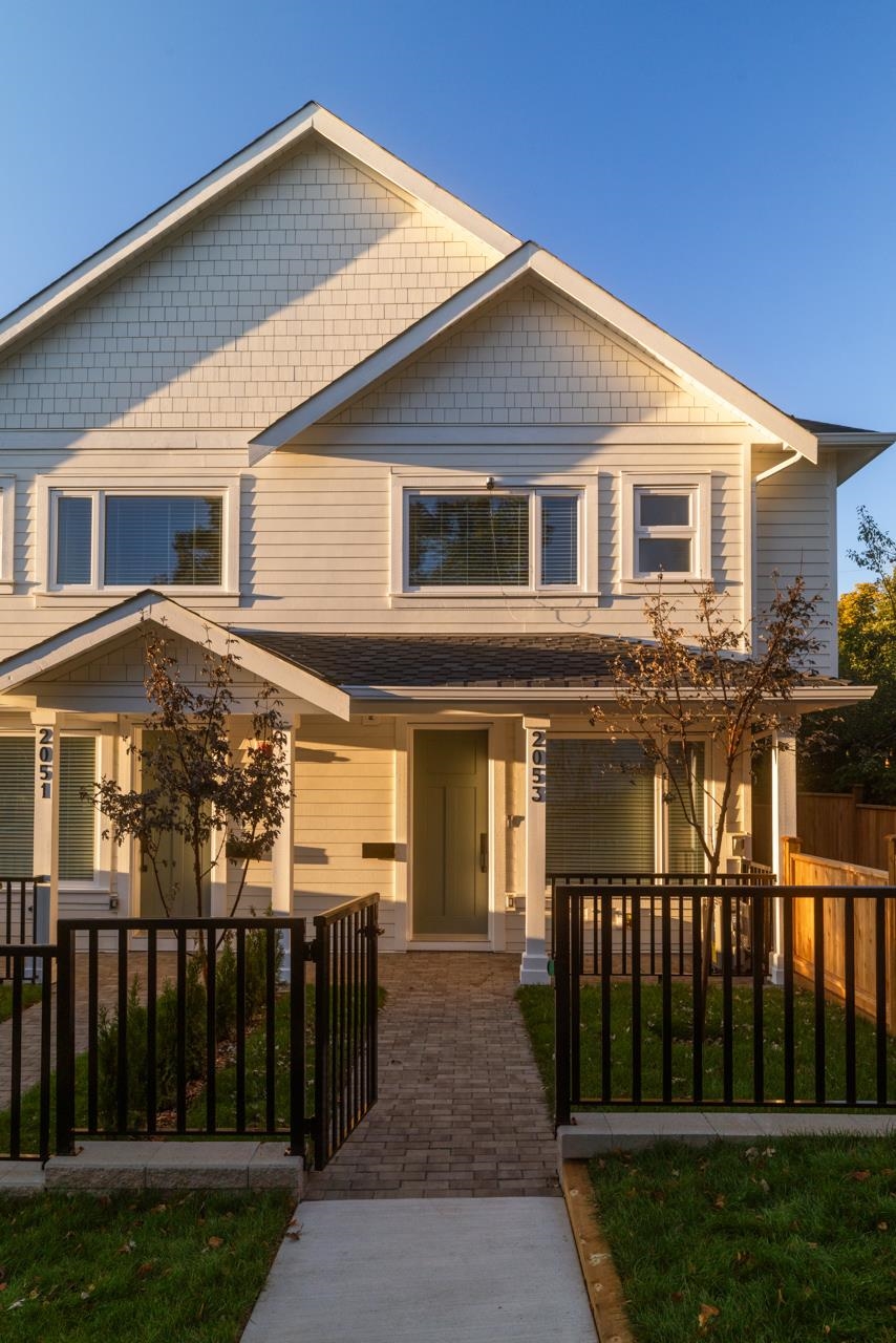 2053 E 4th Avenue Vancouver, BC - 14