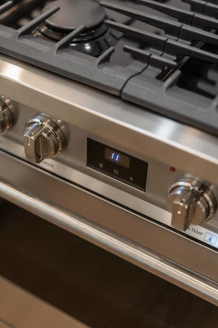 2053 E 4th Avenue Vancouver, BC - 8