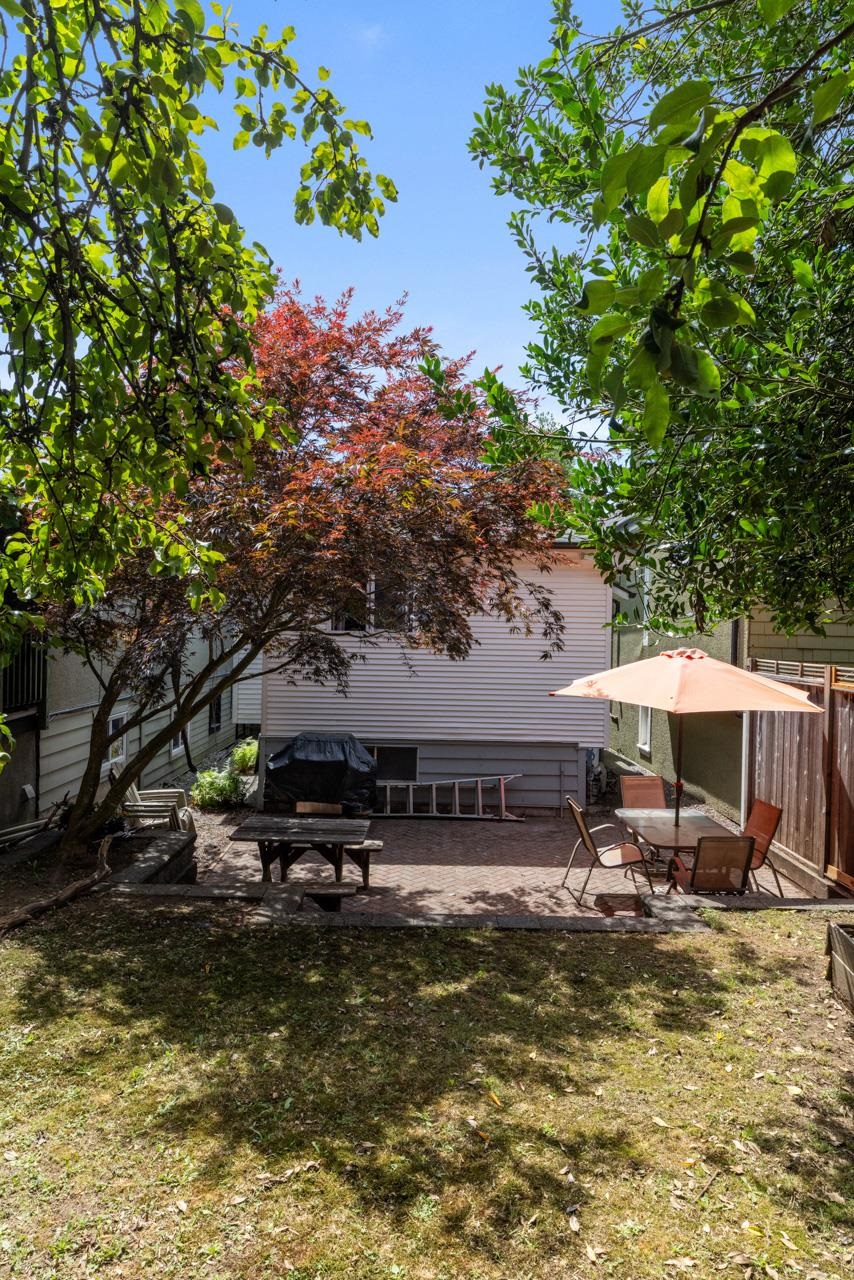 1737 E 5th Avenue Vancouver, BC - 22