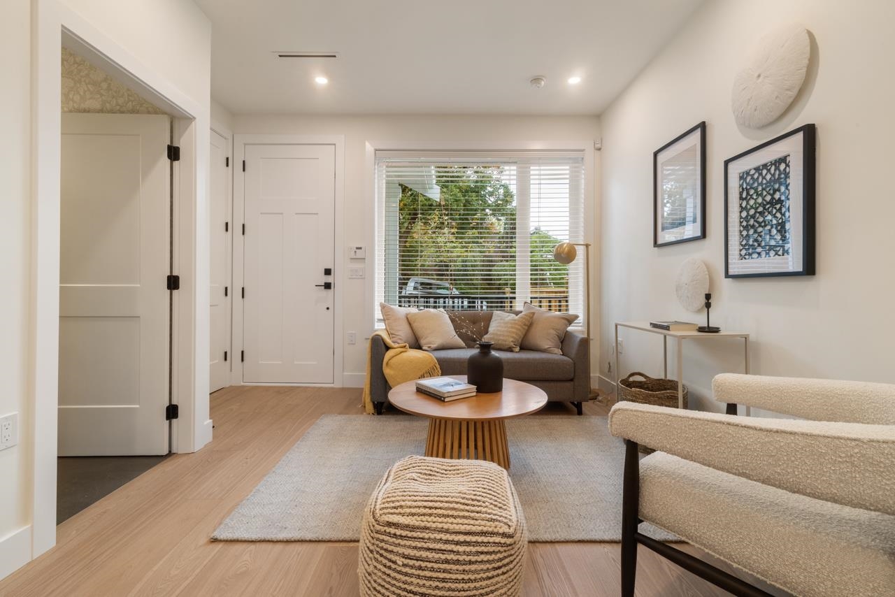 2053 E 4th Avenue Vancouver, BC - 3