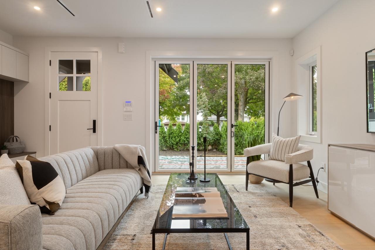1 2680 E 5th Avenue Vancouver, BC - 4