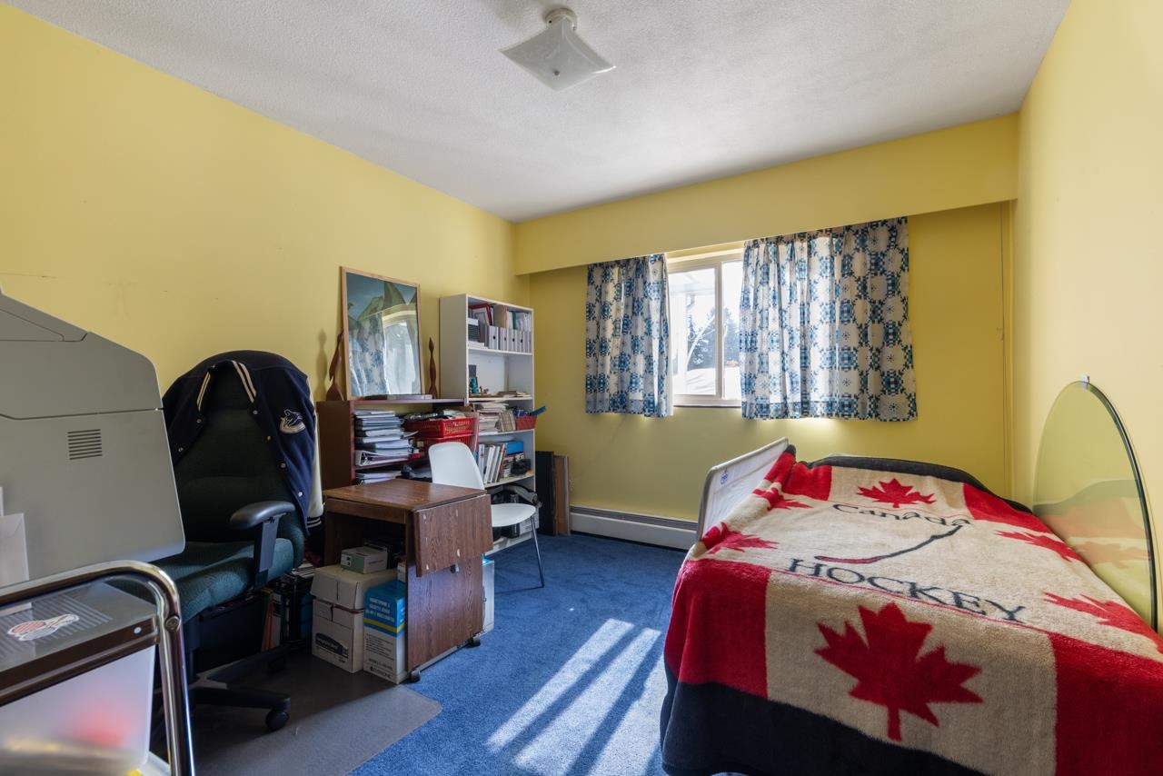 2472 E 12th Avenue Vancouver, BC - 18