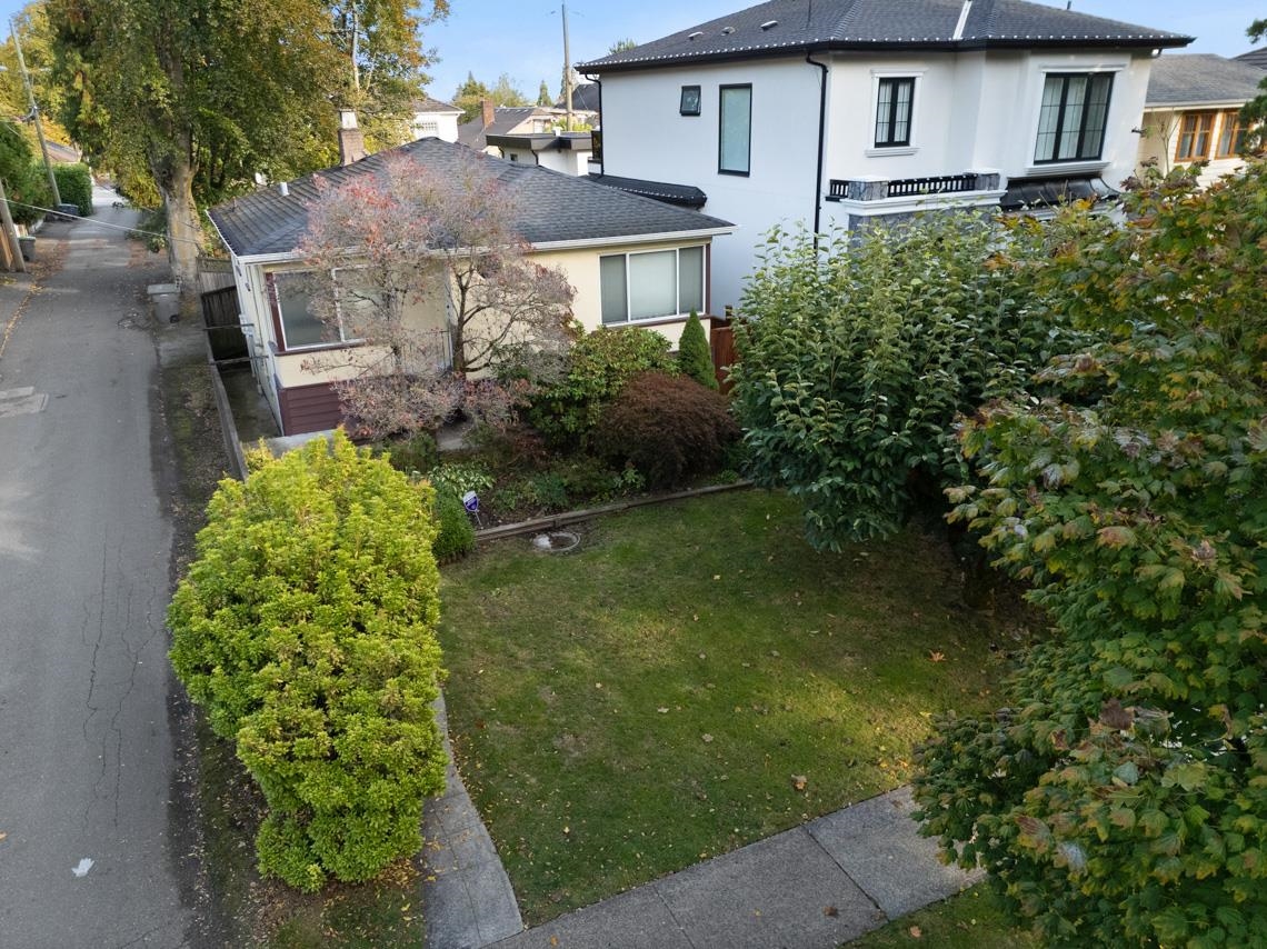 7526 Selkirk Street Vancouver, BC - 3