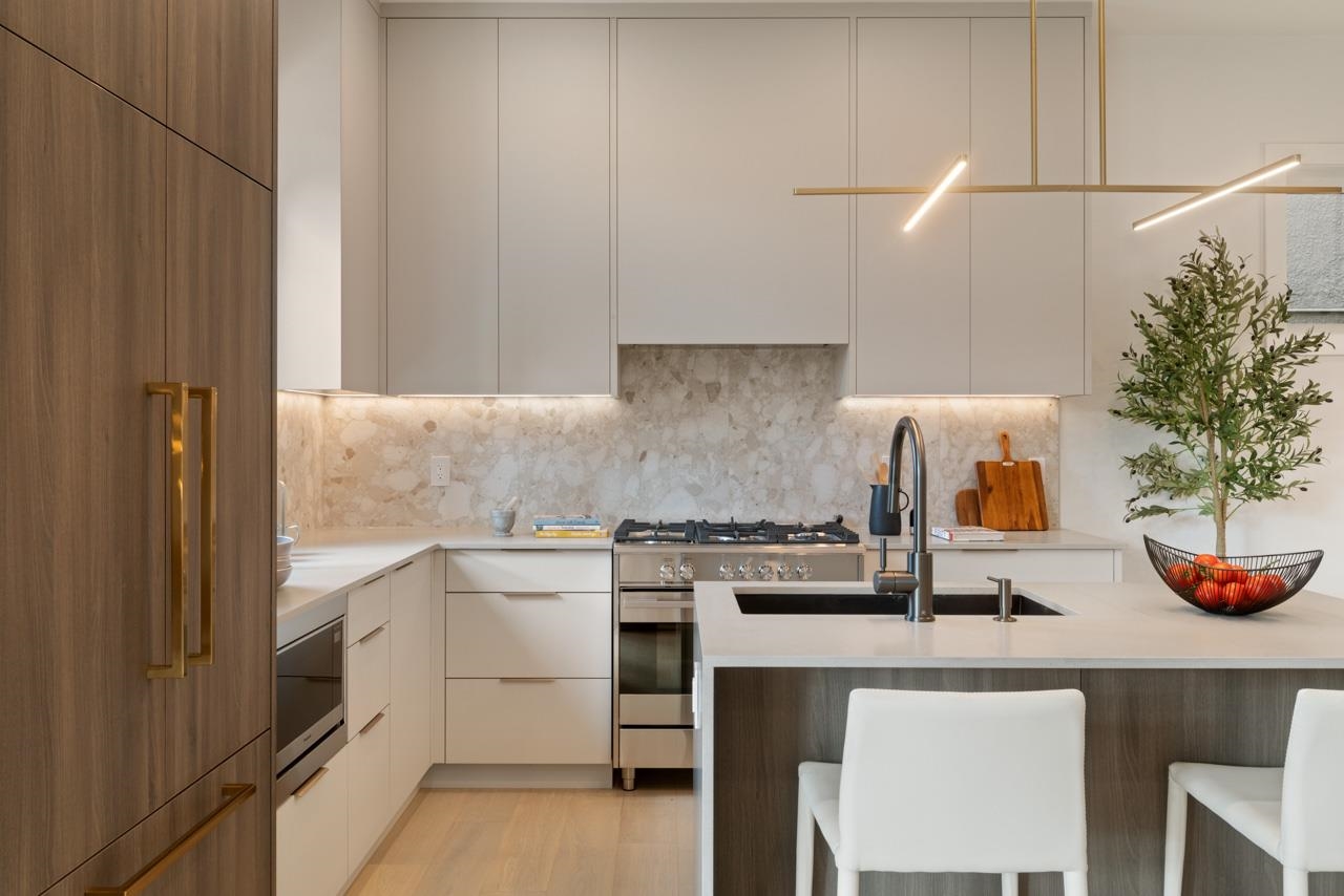 2 2680 E 5th Avenue Vancouver, BC - 9