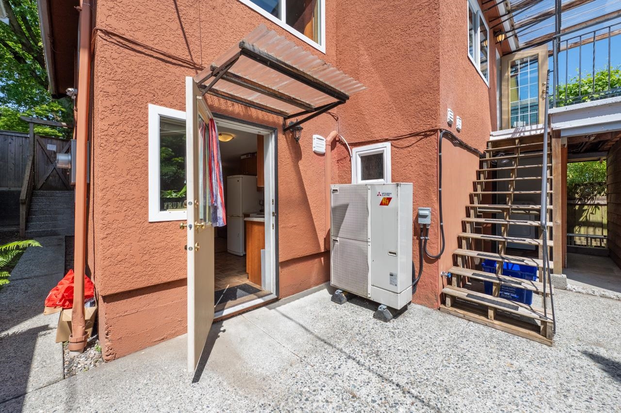 2268 E 7th Avenue Vancouver, BC - 22