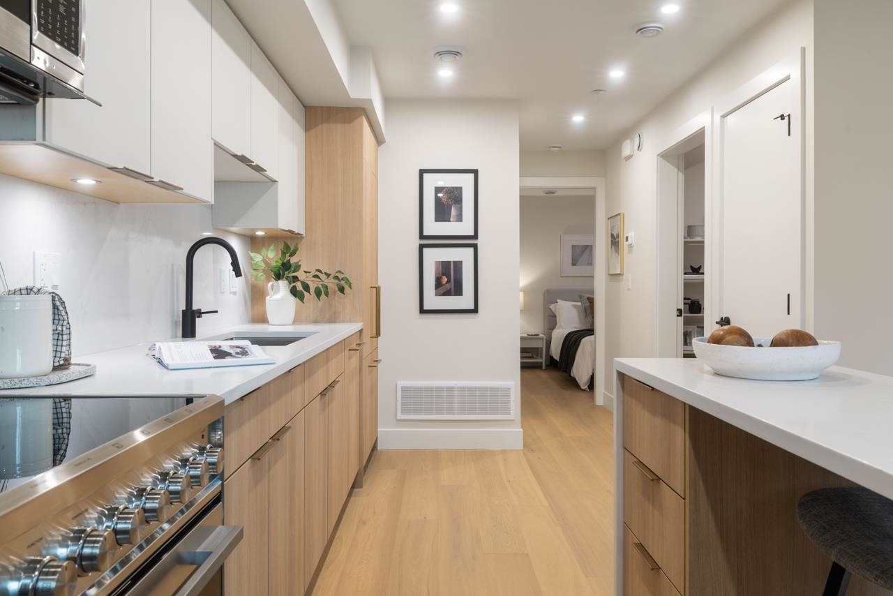 1 1937 Templeton Drive Vancouver, BC - 4