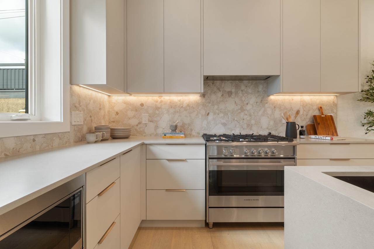 2 2680 E 5th Avenue Vancouver, BC - 17