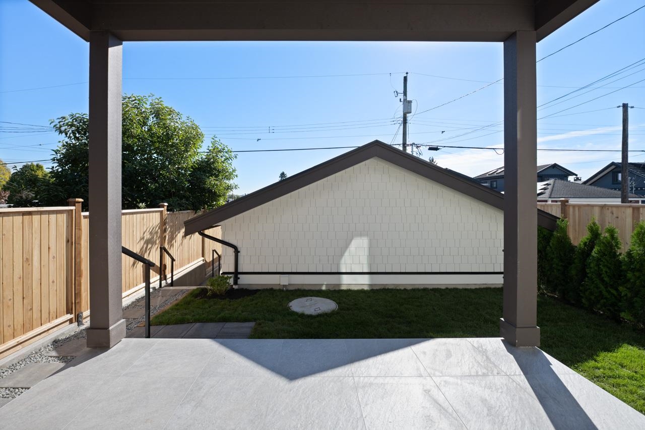 2 2680 E 5th Avenue Vancouver, BC - 39