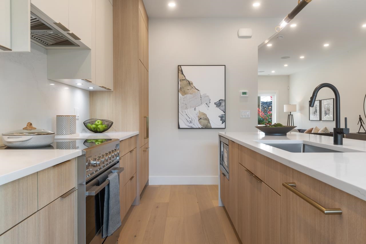 2 1937 Templeton Drive Vancouver, BC - 16