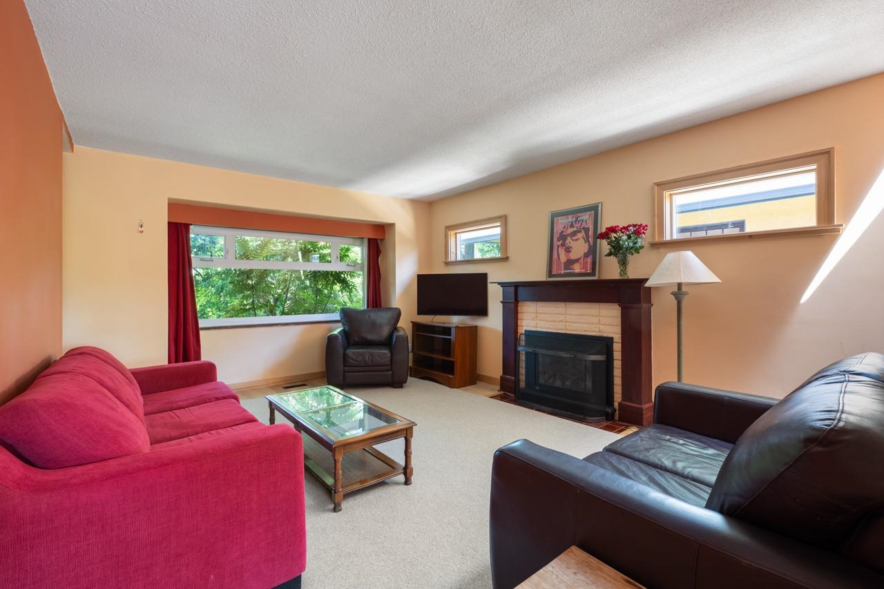 2268 E 7th Avenue Vancouver, BC - 3