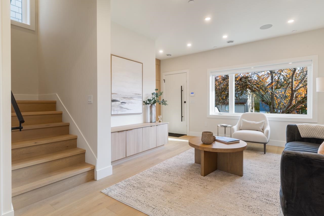 2 1937 Templeton Drive Vancouver, BC - 3