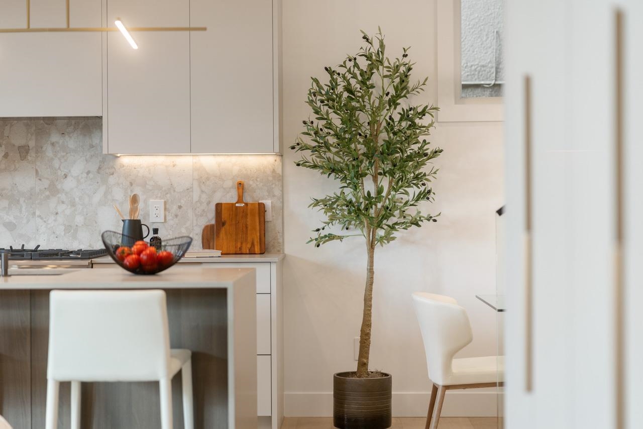 2 2680 E 5th Avenue Vancouver, BC - 18