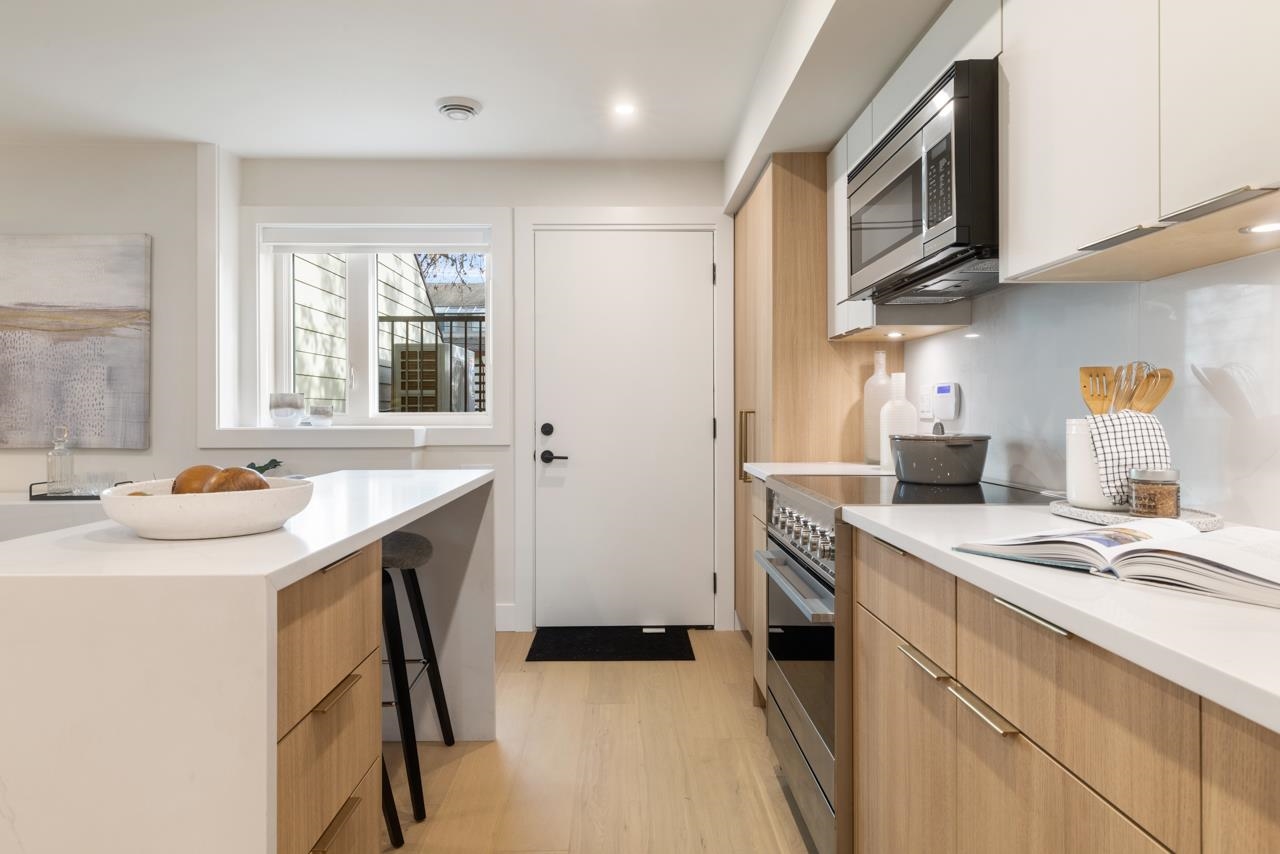 1 1937 Templeton Drive Vancouver, BC - 2