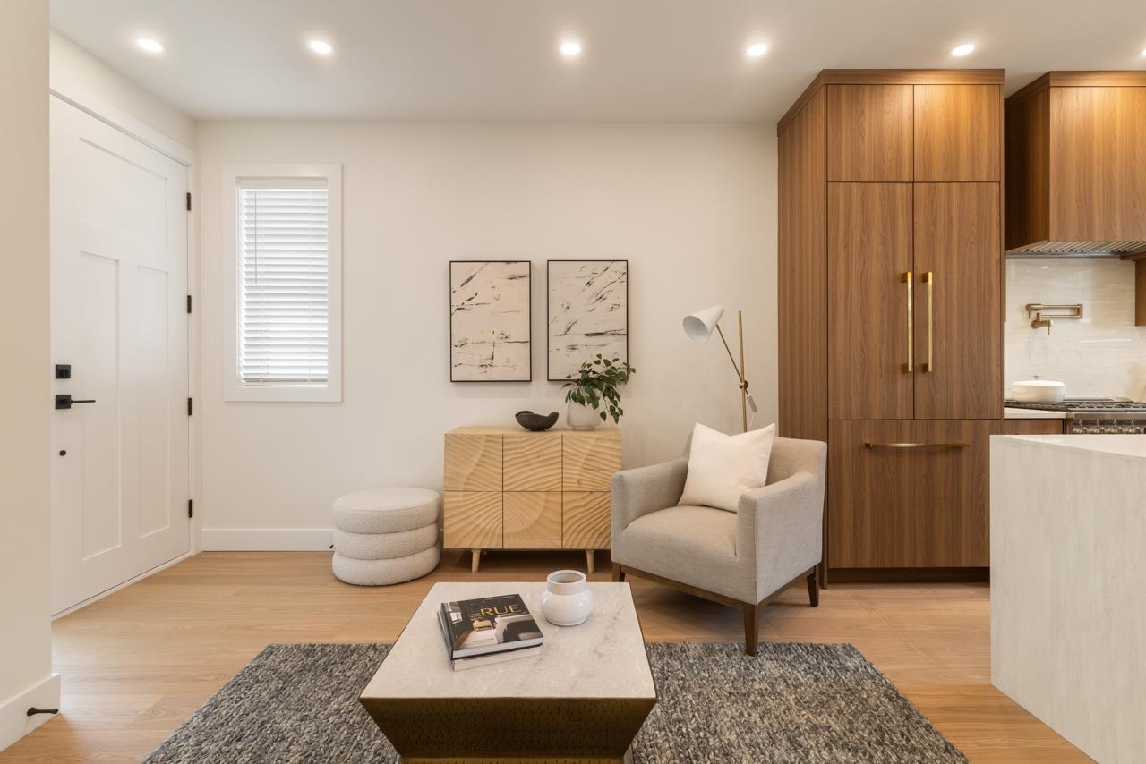 2049 E 4th Avenue Vancouver, BC - 5