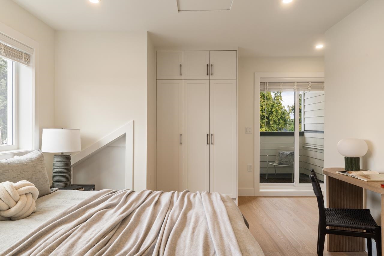 2049 E 4th Avenue Vancouver, BC - 28