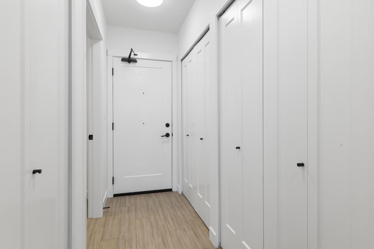 203 2408 Grant Street Vancouver, BC - 16