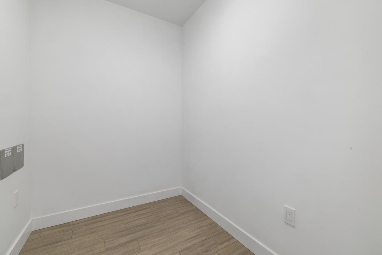 203 2408 Grant Street Vancouver, BC - 17