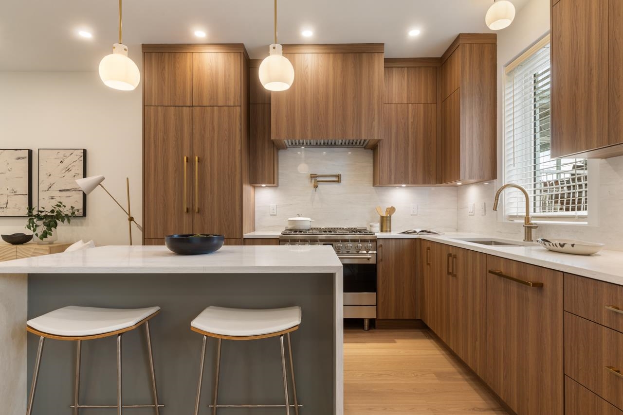 2049 E 4th Avenue Vancouver, BC - 1