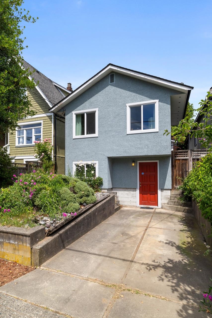 1737 E 5th Avenue Vancouver, BC - 23