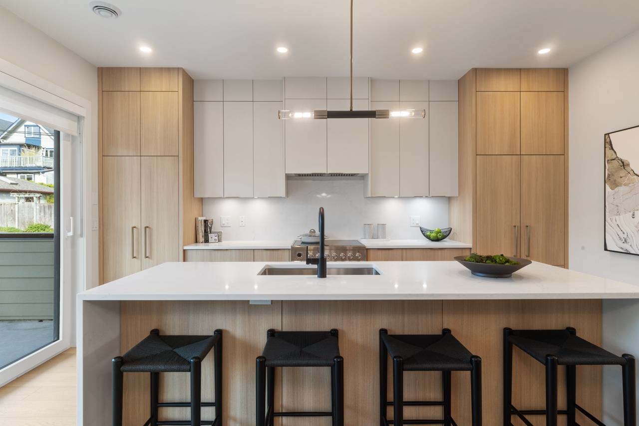 1937 Templeton Drive Vancouver, BC - 10