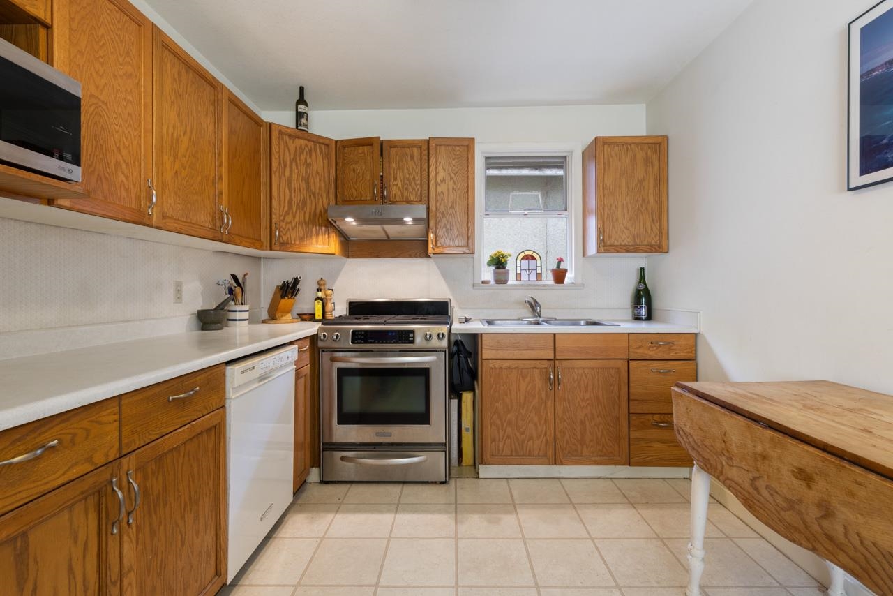 1737 E 5th Avenue Vancouver, BC - 6