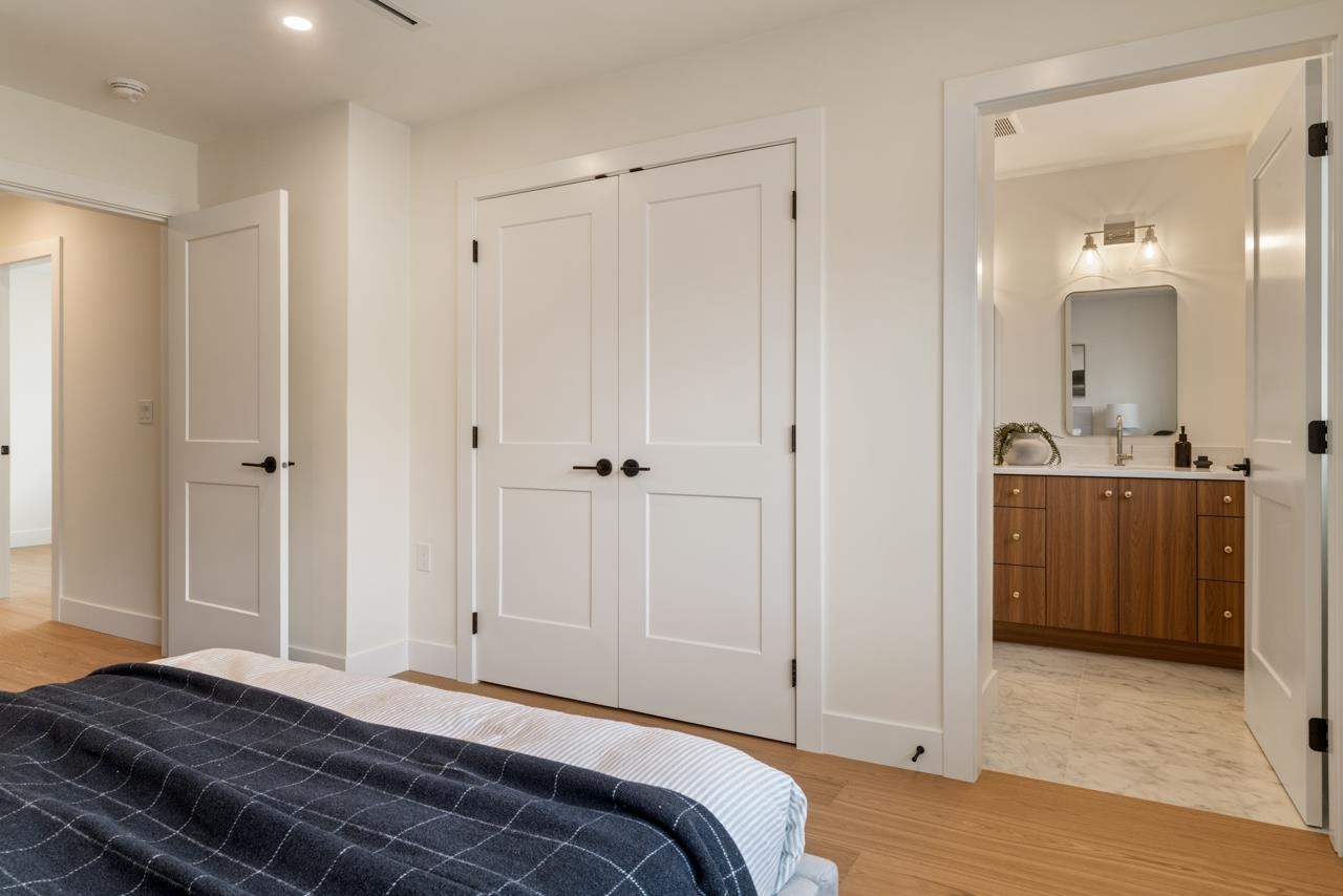 2049 E 4th Avenue Vancouver, BC - 19