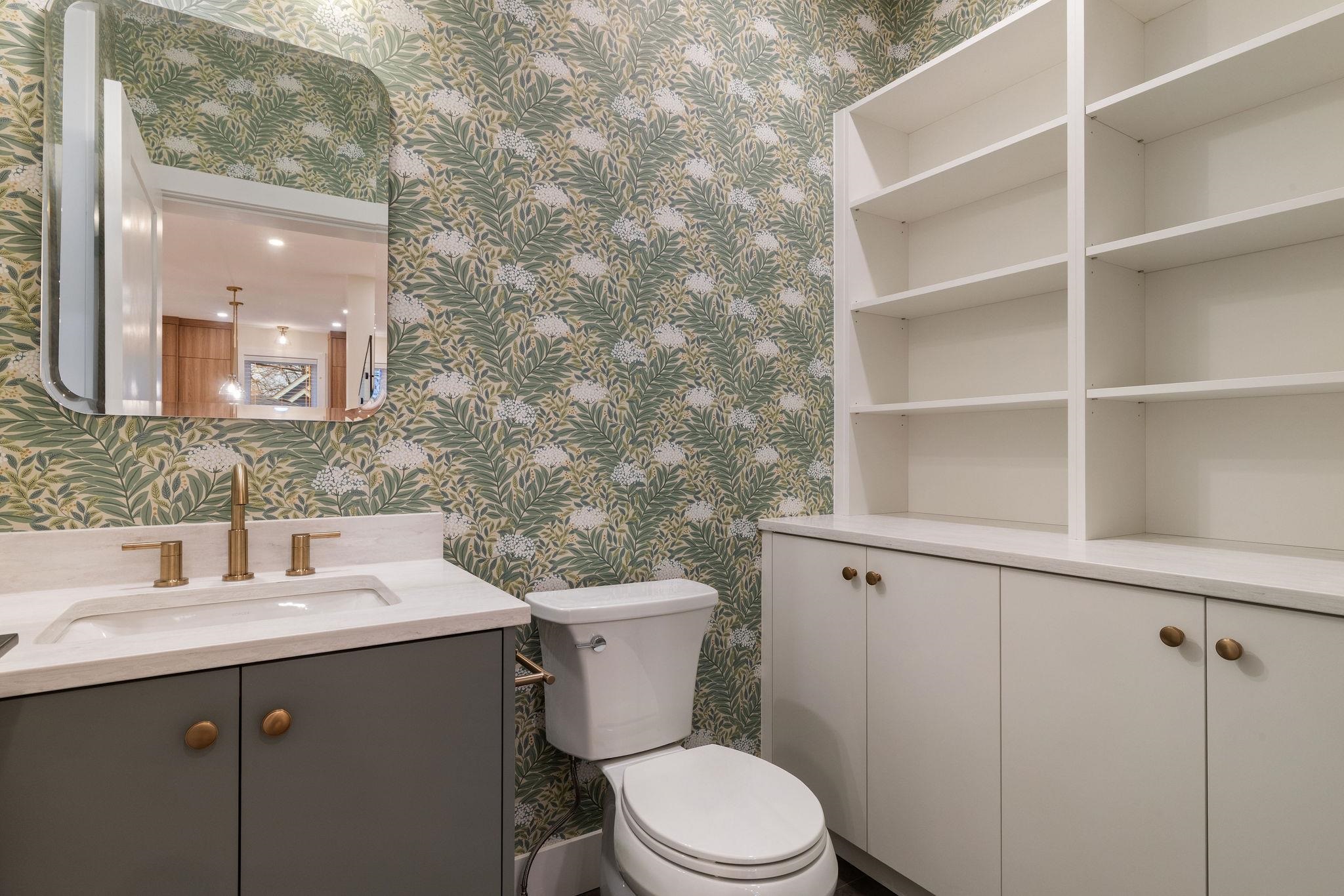 2055 E 4th Avenue Vancouver, BC - 10