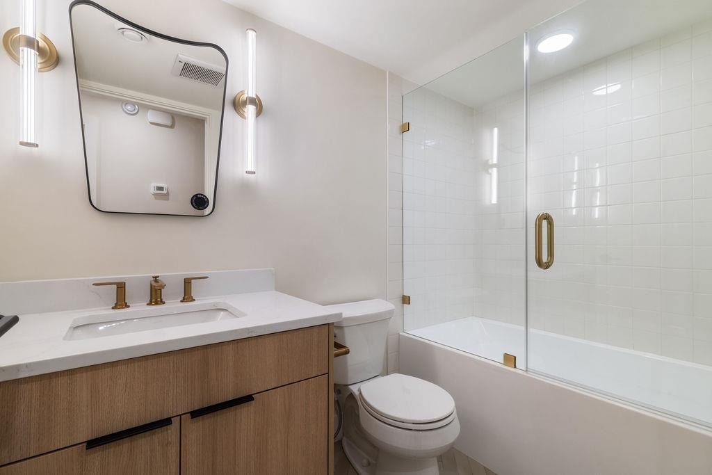 1 1933 Templeton Drive Vancouver, BC - 16