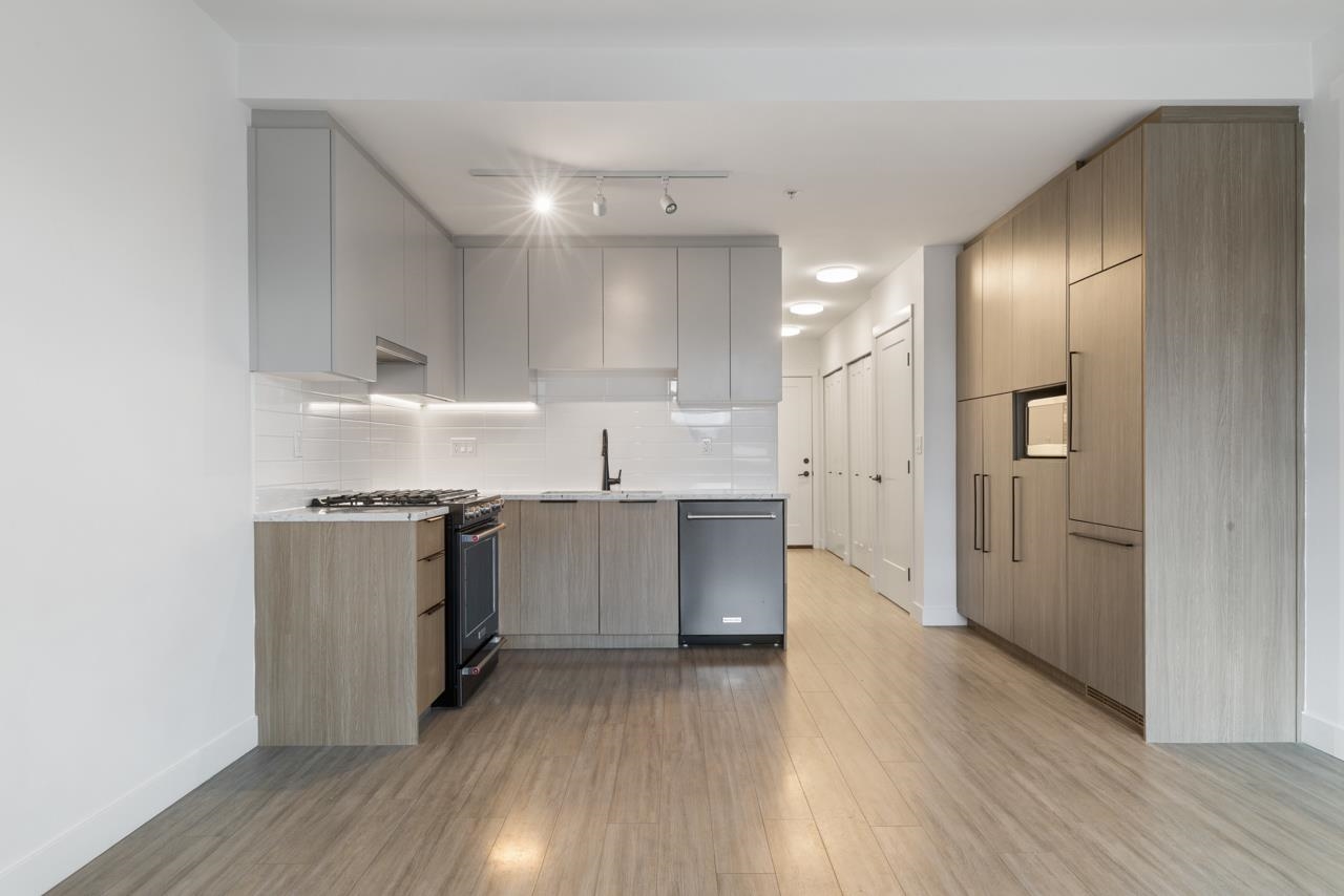 203 2408 Grant Street Vancouver, BC - 7