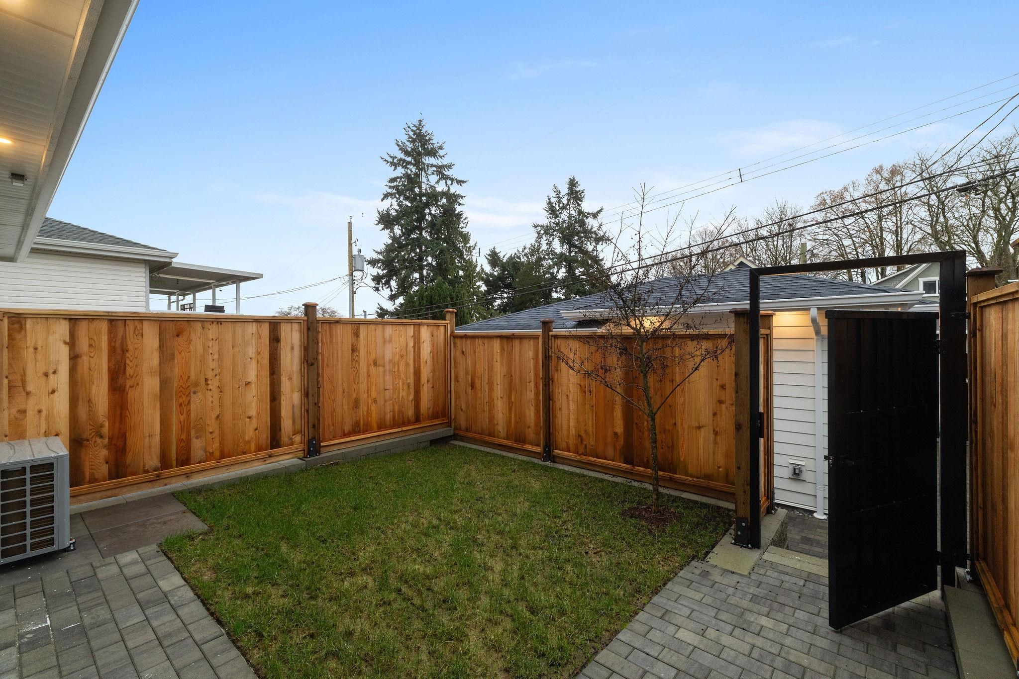 2055 E 4th Avenue Vancouver, BC - 28