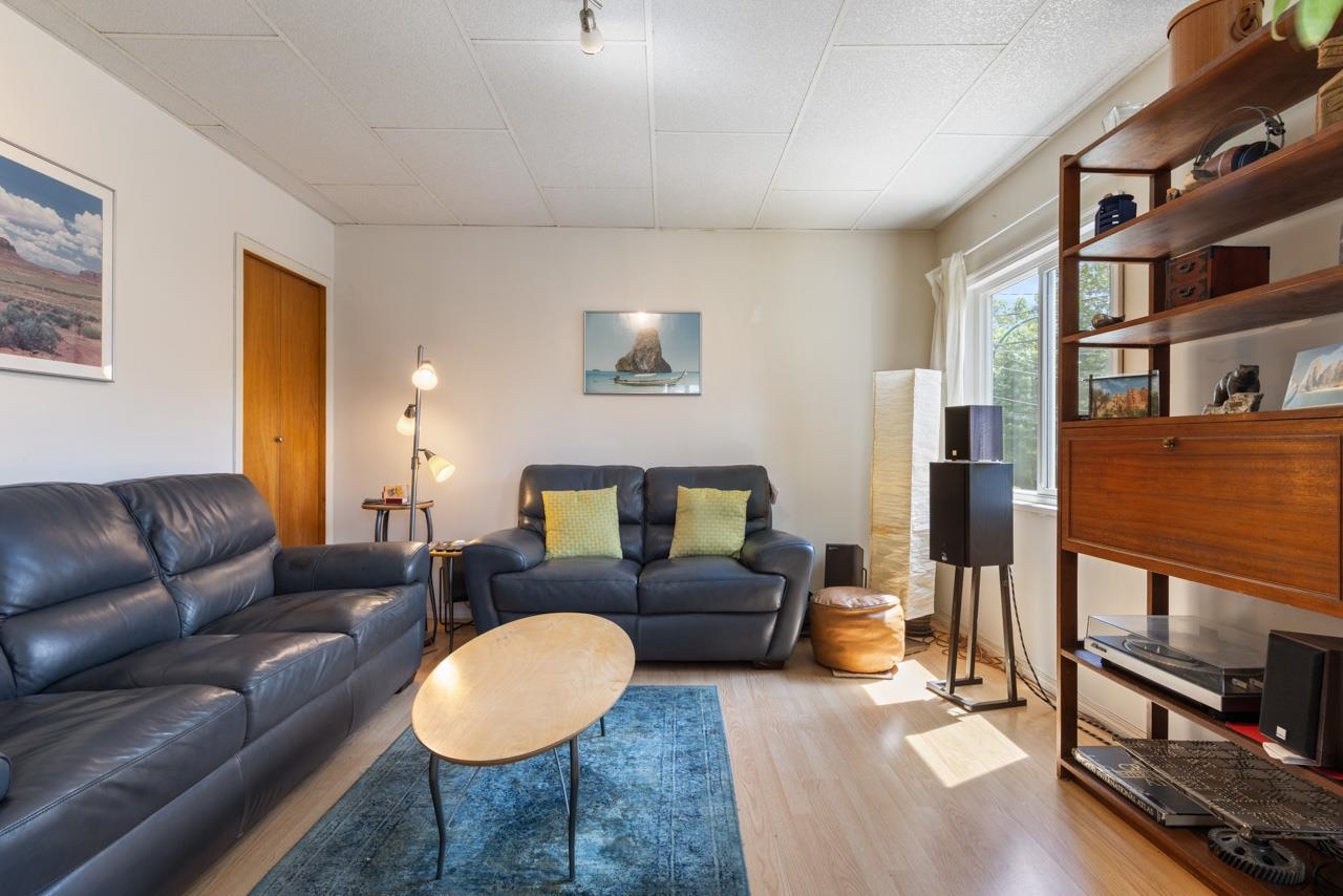 1737 E 5th Avenue Vancouver, BC - 4