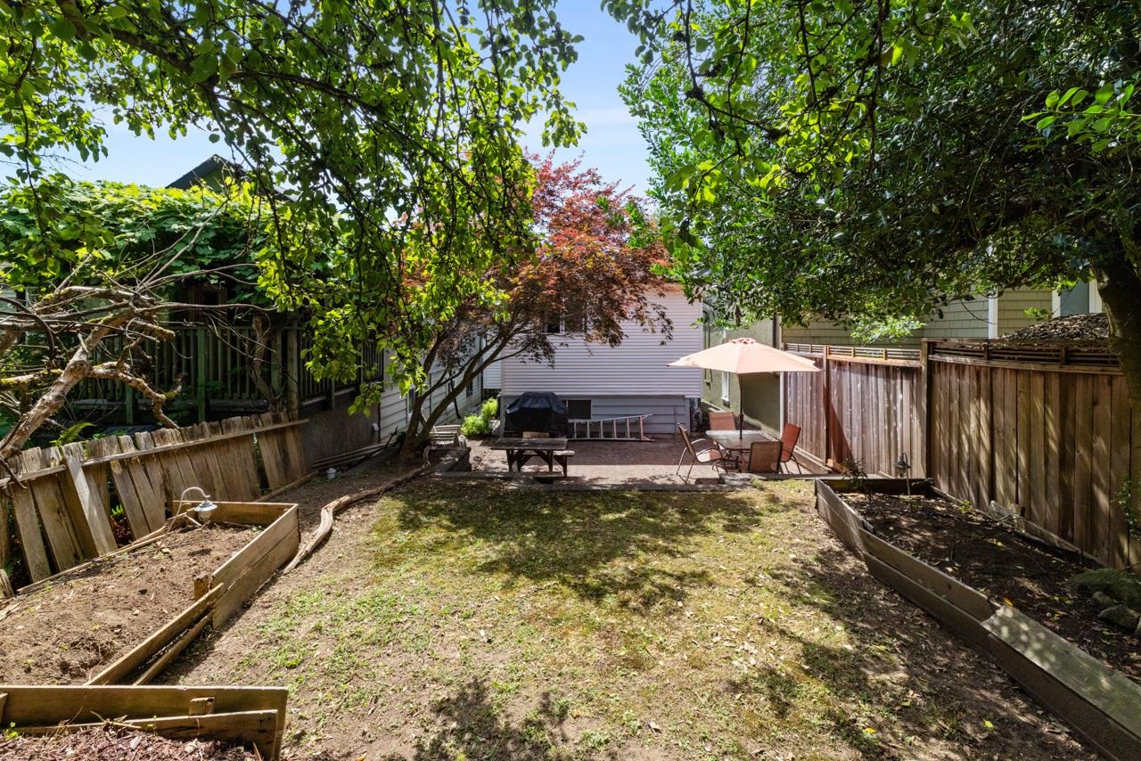 1737 E 5th Avenue Vancouver, BC - 21