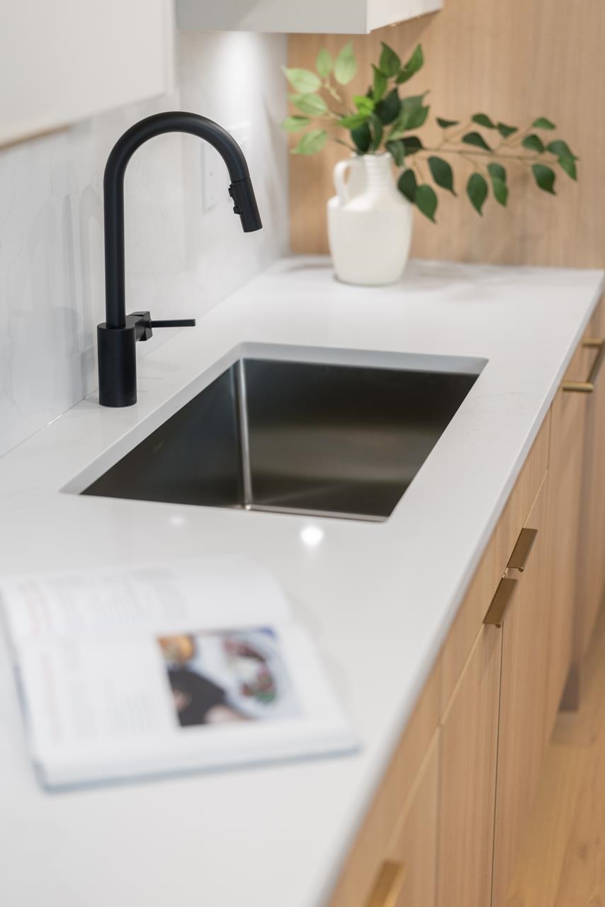 1 1937 Templeton Drive Vancouver, BC - 16