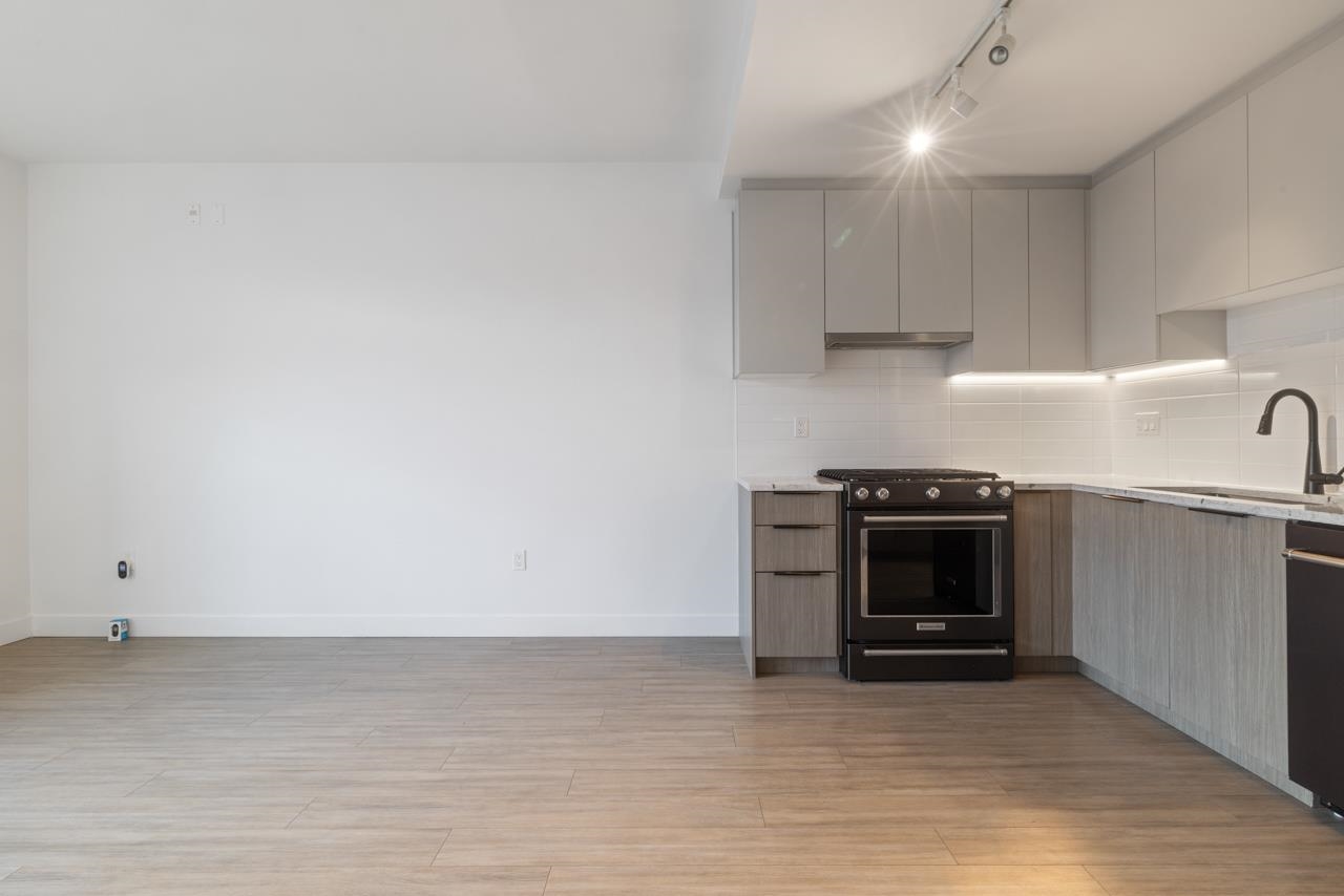 203 2408 Grant Street Vancouver, BC - 6