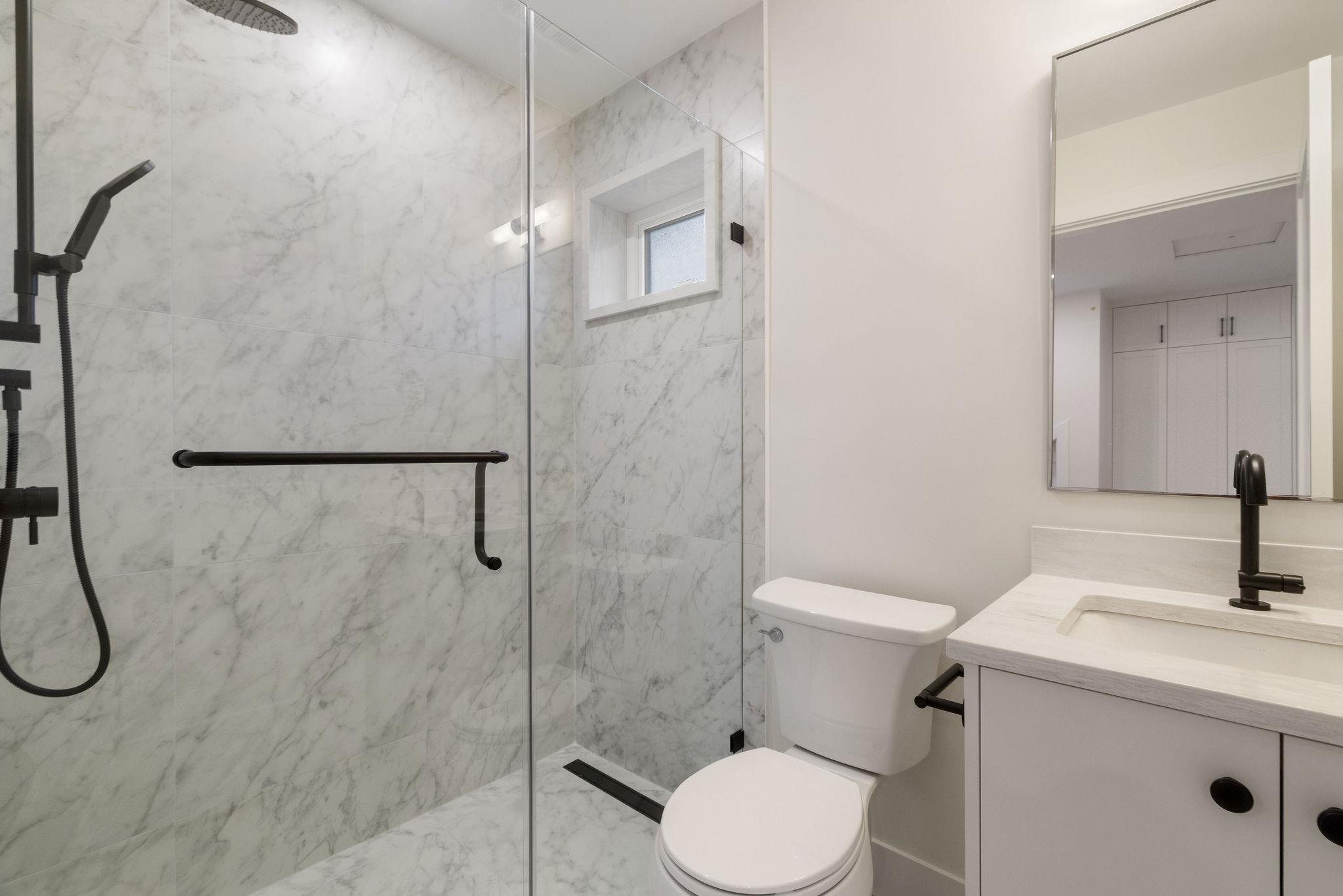 2055 E 4th Avenue Vancouver, BC - 19