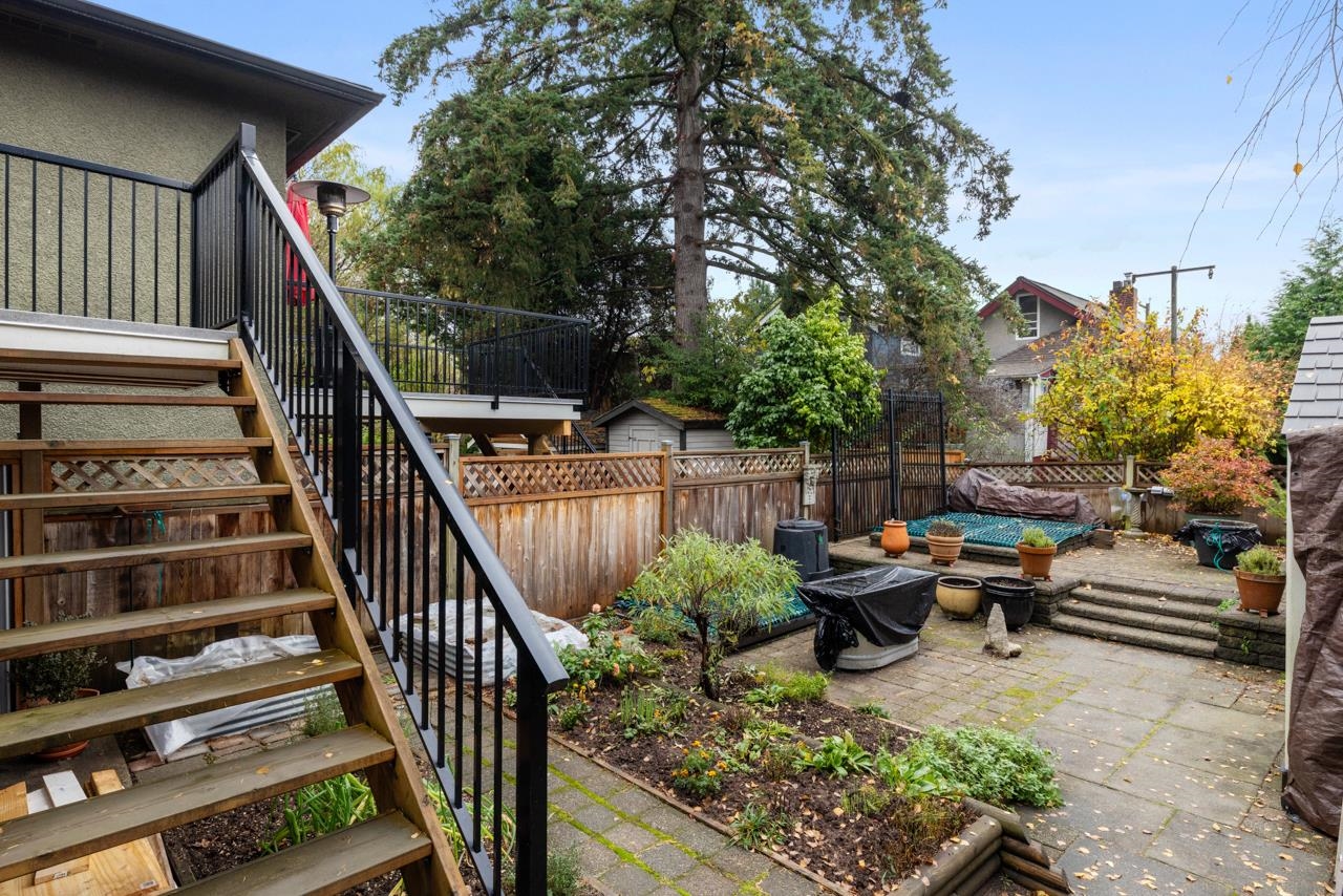 1752 E 4th Avenue Vancouver, BC - 24