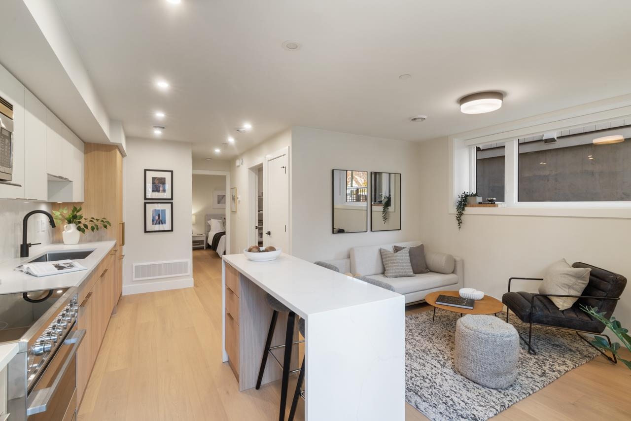 1 1937 Templeton Drive Vancouver, BC - 7