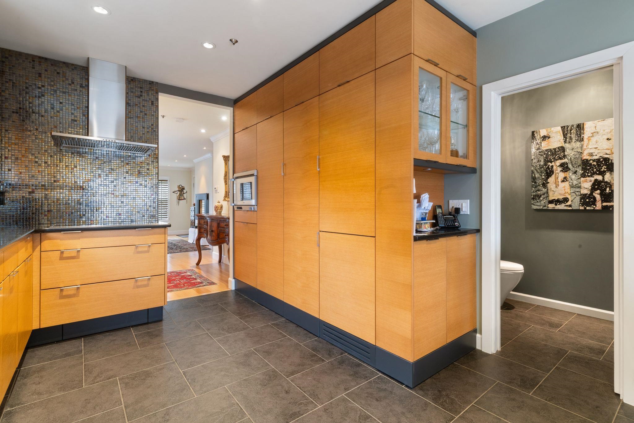 1730 Kitchener Street Vancouver, BC - 17