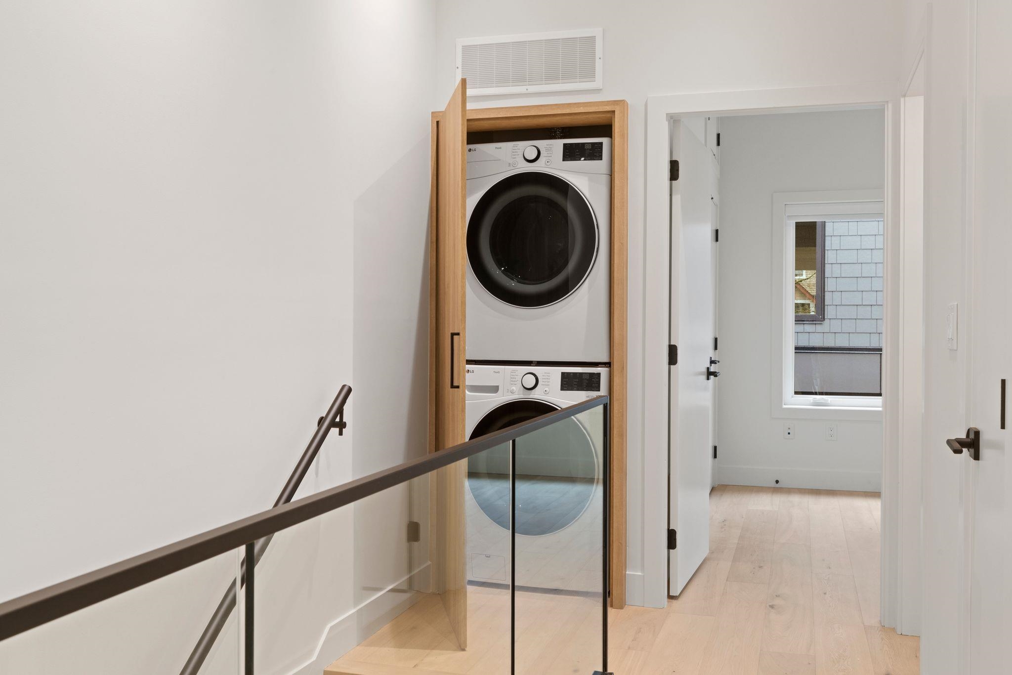 1 2539 Grant Street Vancouver, BC - 19